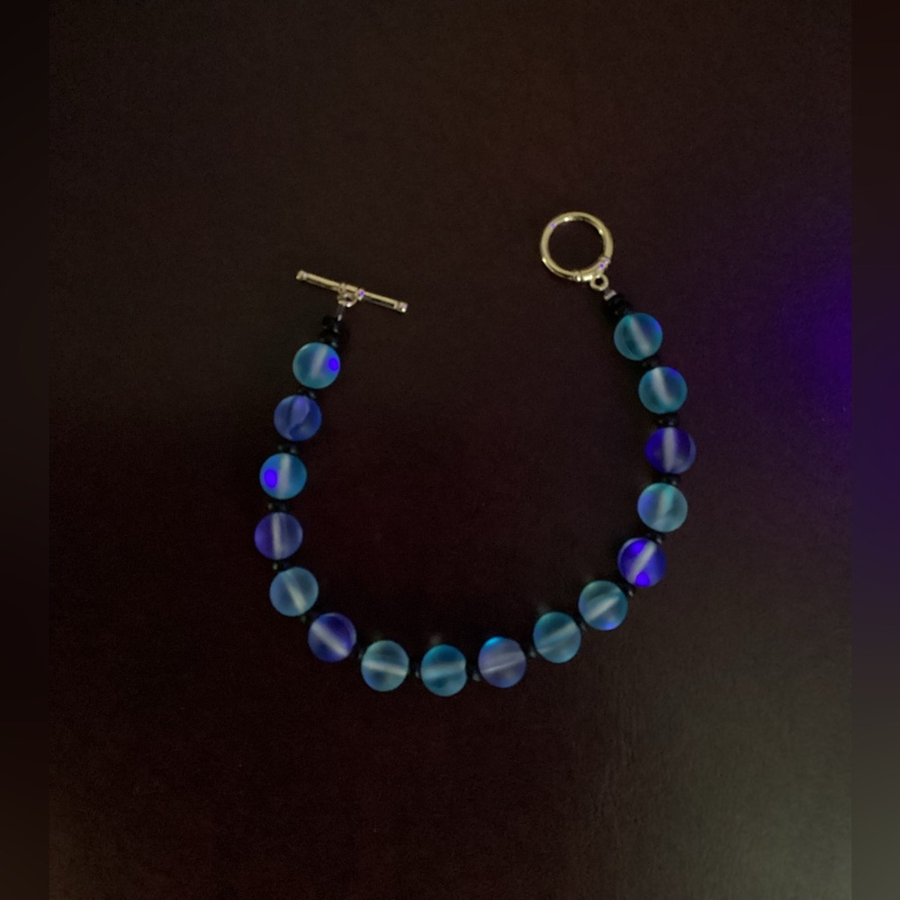 Men’s Matte Aurora Mermaid Bead Bracelet 💙 - Picture 3 of 4